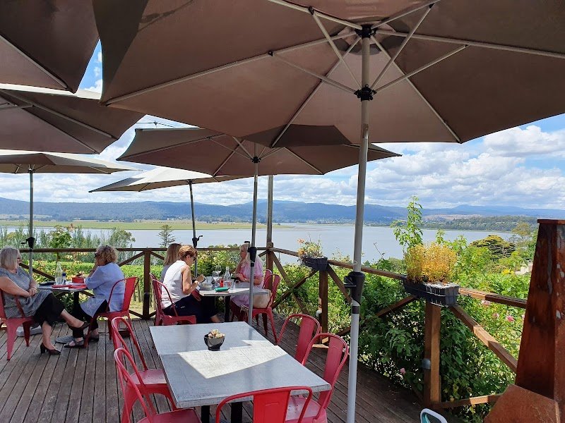 The Ducks Bar and Restaurant