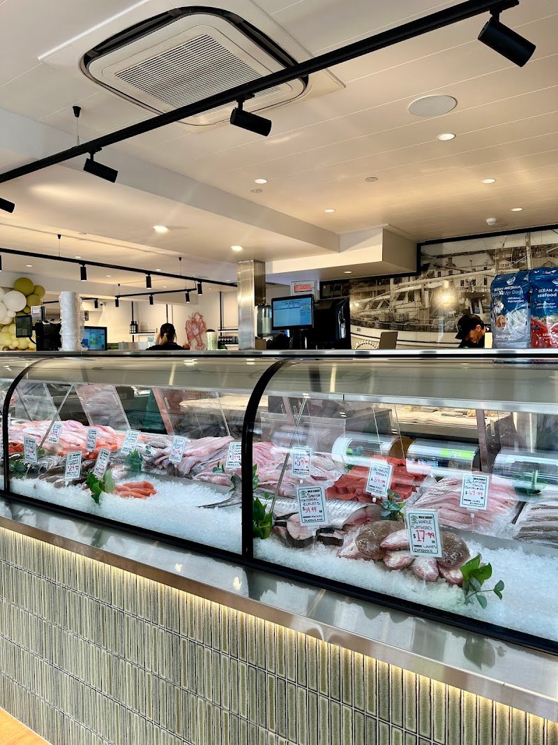 Fatbuoy Lobster Fish Market photo 5